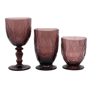 Eleganti Bicchieri da Vino in Vetro Vintage con Motivi Floreali in Rilievo, Materiale Ecologico Senza Piombo, Capacità 230ml - Product Image 2