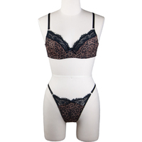 Ensemble de lingerie sexy pour femme avec soutien-gorge en maille à motif floral, bonnets push-up et culotte string à découpes, orné de dentelle imprimée