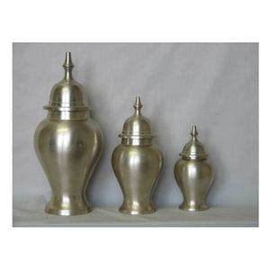 Urnes funéraires de temple avec gravure à la main complète, couleur noire, urne funéraire premium pour cendres humaines - Product Image 2