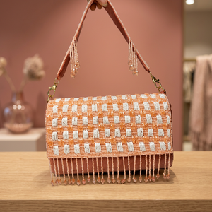 Pochette de soirée perlée avec pompon décoratif, faite à la main, fermeture à rabat, style élégant pour les soirées - Product Image 3