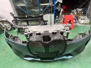 Ensemble de calandre avant pour <span class=keywords><strong>BMW</strong></span> <span class=keywords><strong>IX</strong></span> <span class=keywords><strong>XDrive40</strong></span>, comprenant la calandre, le pare-chocs avant, le radiateur et autres accessoires complets - Product Image 4