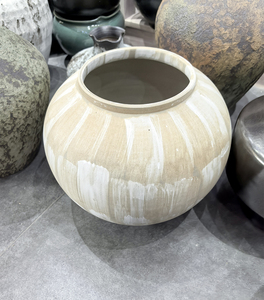 Haute qualité Beige Grand Pot Rond En Terre Cuite À La Main Rustique En Céramique Jardinière Décorative Grande Urne En Argile Texturée Vase De Sol En Argile - Product Image 4