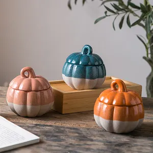 Custom design exclusivo decoração luxo vazio pequena porcelana vela frascos criativo tealight abóbora cerâmica vela jar com tampas