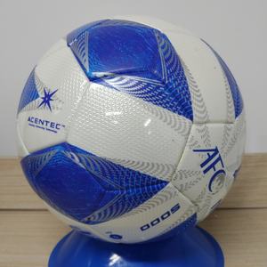 ราคาโรงงานขายส่ง คุณภาพสูง ฟุตบอลขนาดมาตรฐานเบอร์ 5 แบบมืออาชีพ ผลิตตามสั่ง หนัง PU สะท้อนแสงสองชั้น สำหรับการแข่งขัน - Product Image 2