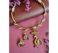 Ensemble de bijoux tendance en plaqué or avec boucles d'oreilles pour femmes sur mesure pour mariages