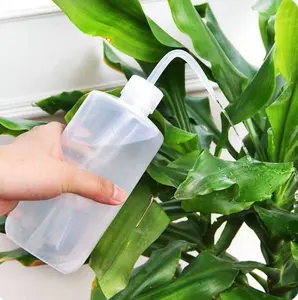 Wholesale Bottle Squeeze Hand Wash Bottle 250Ml Capacity LDPE Plastic Squeeze Water Bottles Medical Watering Lab Chemical Use