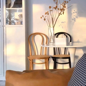 <span class=keywords><strong>Chaise</strong></span> de salle à manger empilable en bois massif Nordic Villa avec dossier en rotin naturel - Product Image 4