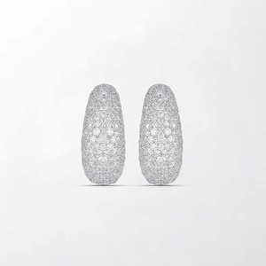 Boucles d'oreilles en or blanc 18 carats avec diamants de laboratoire ronds entièrement pavés, 10,37 carats, couleur GH, pureté VS, 1037 pierres, éclat nuageux - Product Image 1