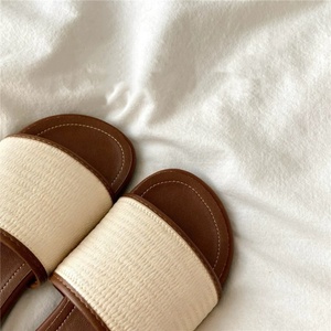 รองเท้าแตะแบบสวมสำหรับผู้หญิง ปี 2026 เหมาะสำหรับใส่กลางแจ้ง ชายหาด กันลื่น ดีไซน์หรูหราสำหรับสุภาพสตรี - Product Image 6