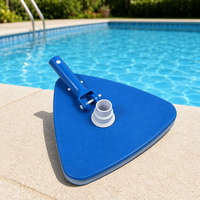 Tête d'aspirateur compacte pour piscine, design triangulaire en ABS, pour le nettoyage des zones difficiles d'accès et des coins