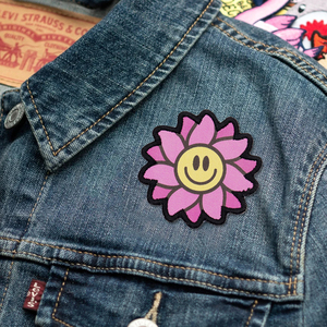 กระเป๋าเป้สะพายหลังปักลายดอกไม้อุปกรณ์เสริมเสื้อผ้าใหม่ออกแบบได้เองโลโก้การ์ตูนแผ่นปะติด - Product Image 2