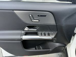 Voiture d'<span class=keywords><strong>occasion</strong></span> <span class=keywords><strong>Mercedes</strong></span>-Benz GLA <span class=keywords><strong>180</strong></span> 2020, conduite à gauche, <span class=keywords><strong>essence</strong></span>, vente chaude, SUV compact de luxe de <span class=keywords><strong>classe</strong></span> GLA pour l'exportation - Product Image 6