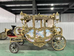 Carruaje de Caballos de Lujo Real Moderno con Construcción de Metal y Madera Estilo Inglés para Eventos - Product Image 3