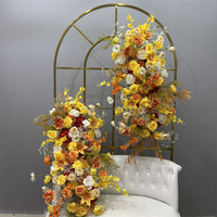 Kunstmatige geel-oranje herfstbloemen boogarrangement, zijden bloemenkrans voor bruiloft achtergronddecoratie