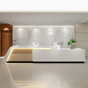Elegante Soporte de Madera para Exhibición de Arte, Personalizado para Cafeterías, Restaurantes, Tiendas de Moda, Espacios de Ocio - Product Image 4