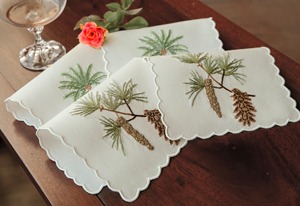 Serviette de cocktail en lin avec motif de pomme de pin |   Serviette de table réutilisable en lin 100% naturel de qualité supérieure, écologique, motif pomme de pin - Product Image 3