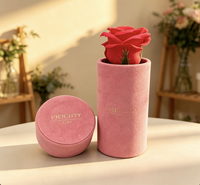 Boîte d'emballage mini pour rose unique de luxe avec options de logo personnalisé en carton recyclé, forme ronde, poignée en ruban pour emballage cadeau
