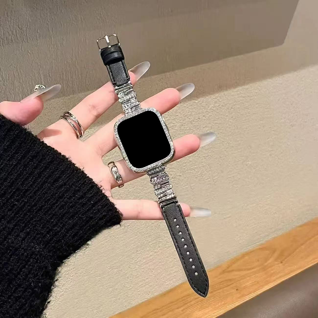 Irregular design [silver and black leather]