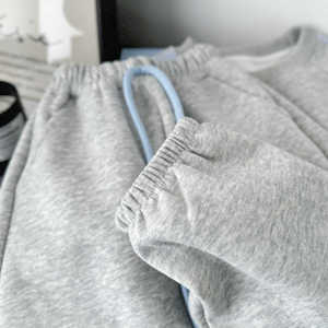 Nouvel ensemble de survêtement en coton brodé de dessins animés pour <span class=keywords><strong>enfants</strong></span>, collection Printemps 2026, pour garçons et filles, style sport décontracté, deux pièces (sweat-shirt et pantalon de survêtement) - Product Image 5