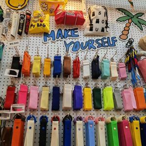 Parches Termoadhesivos Personalizados de Corea de 32mm de Ancho en Colores Surtidos con Correa para Nombre y Llavero con Ganchos Plateados - Product Image 6