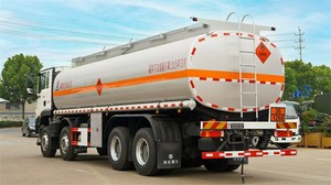 Camion-citerne Sinotruk Howo neuf 30CBM 8x4 pour le transport de carburant, 12 roues avec pistolet - Product Image 6