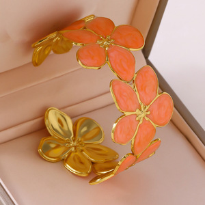 Bracciale a Forma di Fiore con Gocce d'Olio alla Moda per Signore, Bracciale in Acciaio Inossidabile Non Sbiadente, Vendita all'Ingrosso - Product Image 5