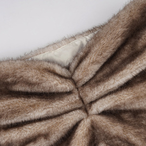 IHOOV Side Ruched Low-Rise Cheeky Faux Fur Mini falda - Product Image 6