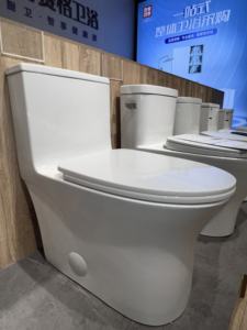 Appareils sanitaires au sol de bonne qualité <span class=keywords><strong>Tomado</strong></span> Siphonic Placard à eau facile à nettoyer Salle de bain Céramique Commode de toilette monobloc - Product Image 2