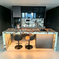 Îlot de cuisine en marbre Pandora Patagonia rétroéclairé de luxe, lumière LED, comptoir en pierre naturelle translucide, table de bar personnalisée pour villa