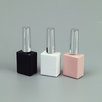 Vente en gros de flacons carrés roses de 10 ml pour vernis à ongles en gel UV, bouteille en verre, faible MOQ, impression sérigraphique, bouchon et pinceau estampés or