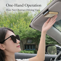 Diffuseur de parfum minimaliste en bois naturel pour voiture, à fixation discrète sur grille d'aération, avec évaporation naturelle et personnalisation OEM DIY
