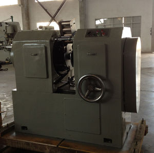 Machine automatique de cintrage et de flangage pour la production de boîtes de conserve de boissons, de produits alimentaires et d'aérosols - Product Image 3