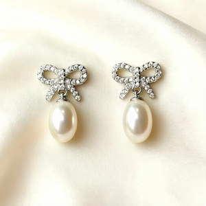 Pendientes <span class=keywords><strong>de</strong></span> Perlas <span class=keywords><strong>de</strong></span> Agua Dulce Naturales <span class=keywords><strong>de</strong></span> Alta Calidad <span class=keywords><strong>de</strong></span> 8-9 mm con Pasador <span class=keywords><strong>de</strong></span> Plata 925 y Baño <span class=keywords><strong>de</strong></span> Oro Blanco <span class=keywords><strong>de</strong></span> 18k para Niña - Product Image 3