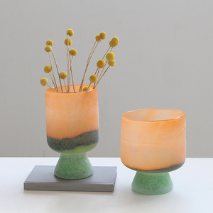<span class=keywords><strong>Vaso</strong></span> Hurricane in Vetro Soffiato a Mano Personalizzato <span class=keywords><strong>con</strong></span> Base a Piedistallo, Design a Blocchi di Colore <span class=keywords><strong>con</strong></span> Texture Sabbia, Portacandele Art Déco per Matrimoni - Product Image 1