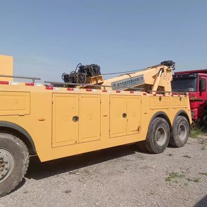 Howo <b>Flatbed</b> Towing <b>Truck</b> With Hydraulic Winch And Pump System - Product Image 5