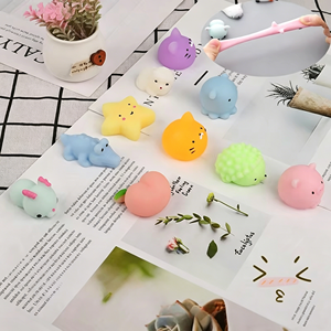 Jouet créatif tendance : Adorables squishies animaux, petites balles mignonnes, plus de 100 couleurs et styles <span class=keywords><strong>pour</strong></span> les jeunes (15-35 ans) – Idéal <span class=keywords><strong>pour</strong></span> les farces et le soulagement du stress - Product Image 1