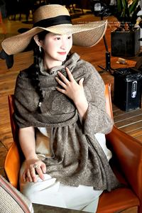 Sciarpa in Cashmere Jacquard Dobby da Donna con Motivo Floreale, Ecologica, per Tutte le Stagioni, 70*180cm, per Uso Quotidiano e Calore - Product Image 2