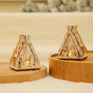 Décorations de Noël modernes en <span class=keywords><strong>bois</strong></span> : Fenêtre de cabane lumineuse, lumières créatives en forme de maison, ornements bonhomme de neige, décorations suspendues pour sapin de Noël - Product Image 4