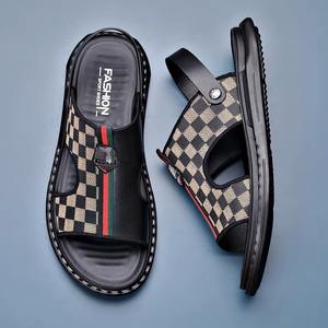 Sandales de <span class=keywords><strong>plage</strong></span> décontractées tendance pour hommes, grande taille, été 2025, à carreaux, respirantes, antidérapantes, légères et amortissantes - Product Image 4