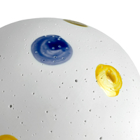 Lampe de table artisanale en porcelaine en gros, lumière fantaisie en porcelaine faite à la main, forme de boule, lumière lunaire creuse pour chambre à coucher