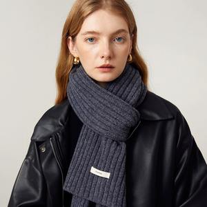 Écharpe douce 100% laine à rayures verticales, écharpe épaisse tricotée pour l'automne et l'hiver, accessoire de cou confortable unisexe, cadeau idéal pour elle/lui - Product Image 3