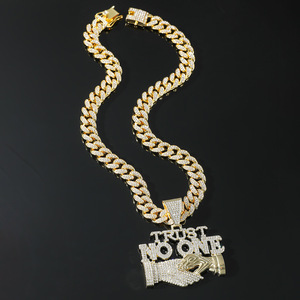 Nuevos Collares con Colgante de Letras Empalmadas de Aleación Chapada en Oro y Plata 2026, Collar Hiphop para Hombre, Joyería de Moda al por Mayor - Product Image 1