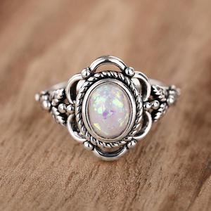 Anello da Donna T0382 con Opale Ovale, Pietra Naturale con Incassatura a Castone, Gioiello alla Moda, Idea Regalo - Product Image 1