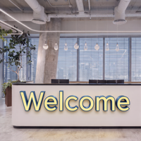 Enseignes LED personnalisées pour entreprises, signalétique 3D rétroéclairée, enseignes de devanture de magasin personnalisables, lettres en métal pour logo