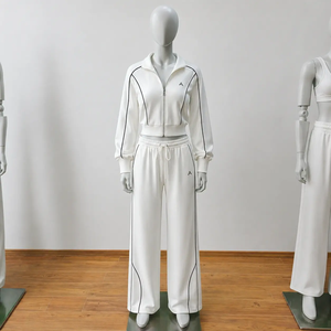 Ensemble décontracté pour <span class=keywords><strong>femme</strong></span>, best-seller usine, 300 GSM, blanc uni, veste zippée à manches longues et <span class=keywords><strong>pantalon</strong></span> assorti - Product Image 1
