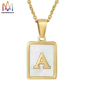 Eenvoudige Minimalistische Sieraden Elegante Vierkante Kauri Schelp Ketting Roestvrij Staal 26 Letter Charm Zee Schelp Ketting