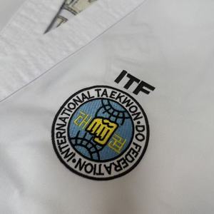 <span class=keywords><strong>Uniforme</strong></span> de Entrenamiento de <span class=keywords><strong>Taekwondo</strong></span> Quteng ITF, Material Acanalado, Alta Resistencia, Transpirable y Duradero, Diseño Unisex - Product Image 5