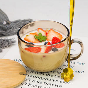 Vaso Transparente Ecológico con Marco Dorado para Beber Té, Jugo, Agua, Café, con Tapa, Asa y Cuchara, Logotipo Personalizado - Product Image 3