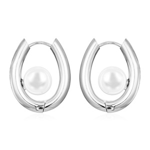 Pendientes de Perlas en Forma de U |   Aro de Acero Inoxidable Chapado en Oro PVD de 18K para Mujer |   Impermeable, Hipoalergénico y Resistente a la Decoloración - Product Image 4