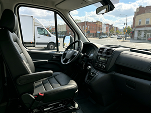 Siège de luxe OEM personnalisé pour fourgonnette, solution de siège capitaine pour camping-cars, véhicules utilitaires légers et voitures modifiées - Product Image 3